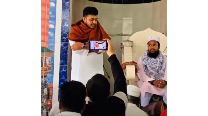 খালেদা জিয়ার সুস্থতা কামনায় শৈলকুপায় ছাত্রদল নেতা রাজুর দোয়া মাহফিল