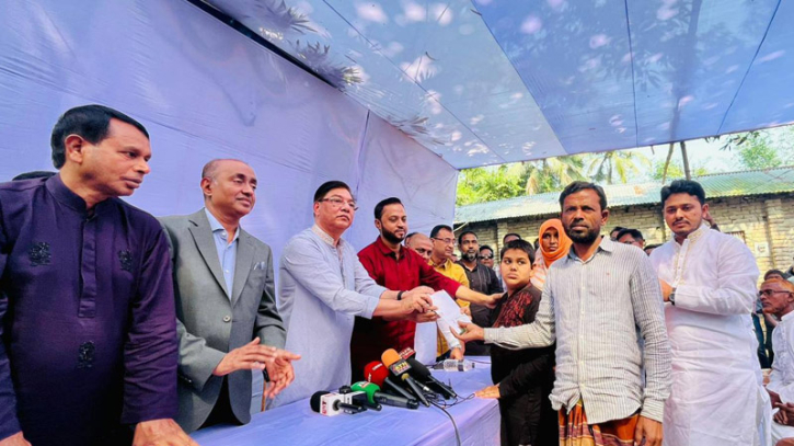 শিকলবন্দী নাজমিনের পাশে দাঁড়ালেন তারেক রহমান