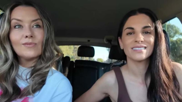 সোশ্যাল মিডিয়া নিষেধাজ্ঞা এড়াতে যুক্তরাজ্যে পাড়ি দিচ্ছে অস্ট্রেলিয়ার ‘এম্পায়ার ফ্যামিলি’