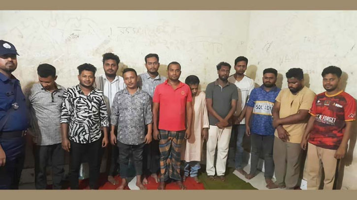 কুমিল্লায় পুলিশ সুপারের কার্যালয়ের সামনে ছাত্রলীগের মিছিল, গ্রেপ্তার ১২