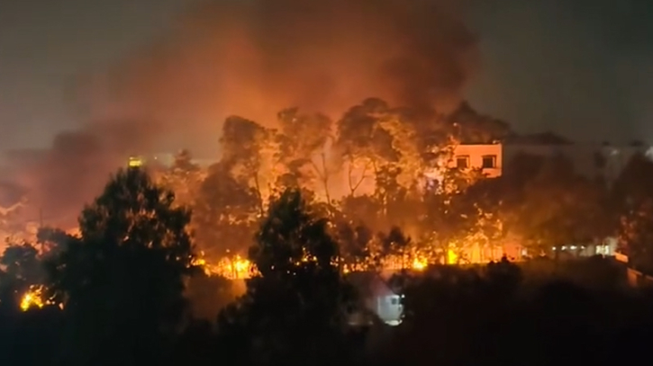 সাভারে ড্যাফোডিল ও সিটি ইউনিভার্সিটির শিক্ষার্থীদের সংঘর্ষে আহত ১