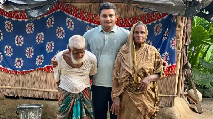 মুন্সী এনায়েতের ভিডিও বদলে দিলো জন্মান্ধ গফুরের ভাগ্য