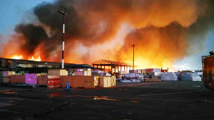 শাহজালালের আগুন অনেকটা নিয়ন্ত্রণে